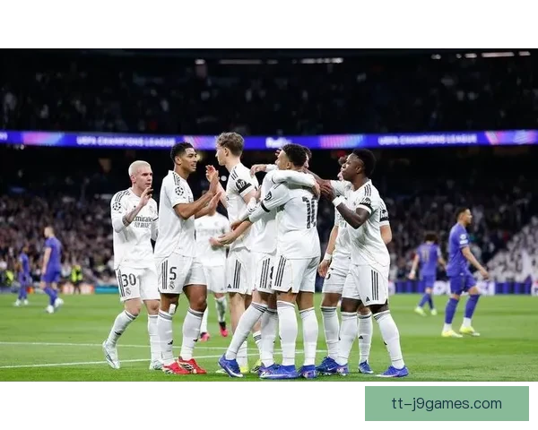 奥雷利安楚阿梅尼临危受命客串中后卫 皇马防线伤兵满营他表现堪称完美