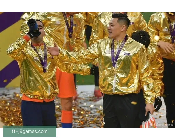 山东泰山勇夺中超足协杯双冠王 完美收官再创辉煌